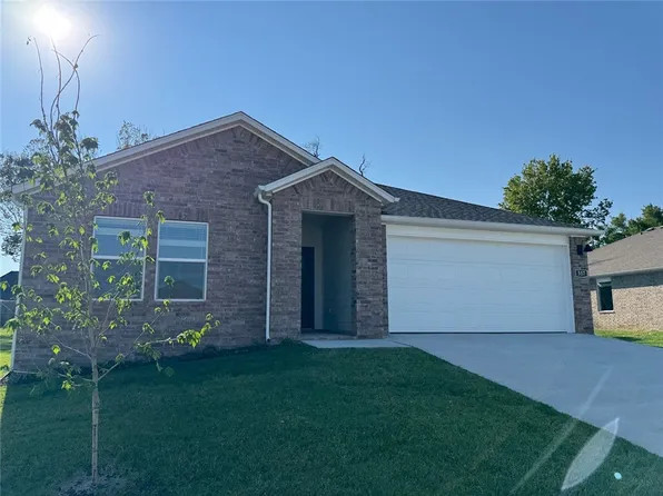 557 Arizona St, Farmington, AR 72730