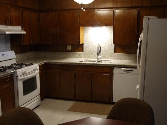 4th image of 123 Creswell Ave