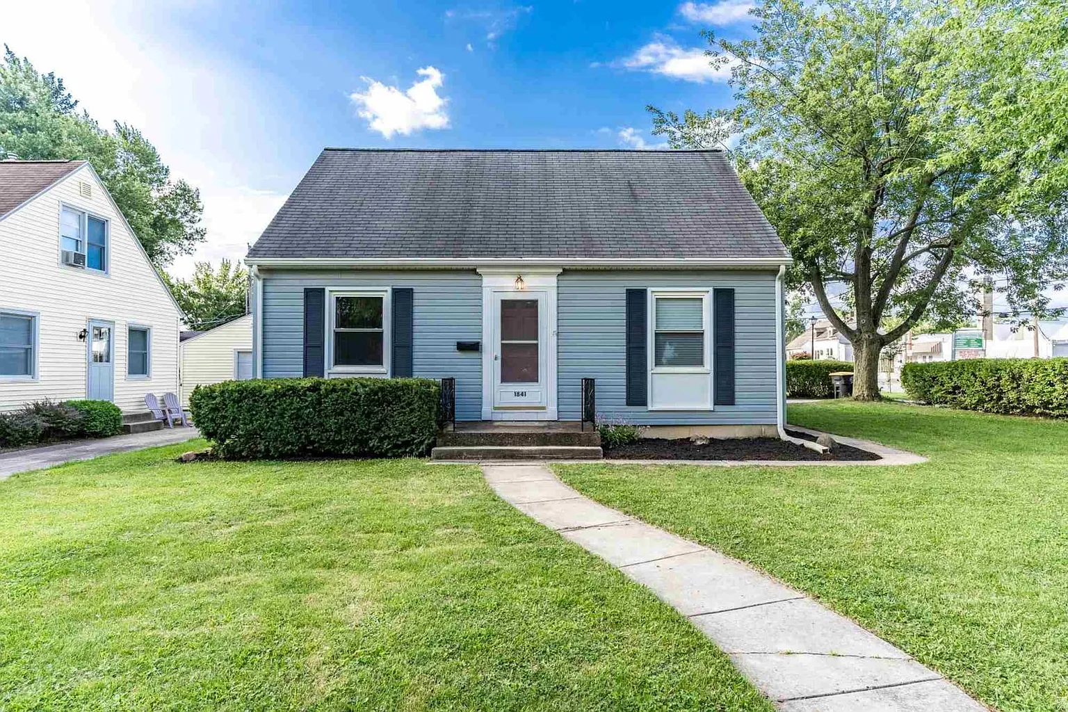1841 Ida Ave photo 1