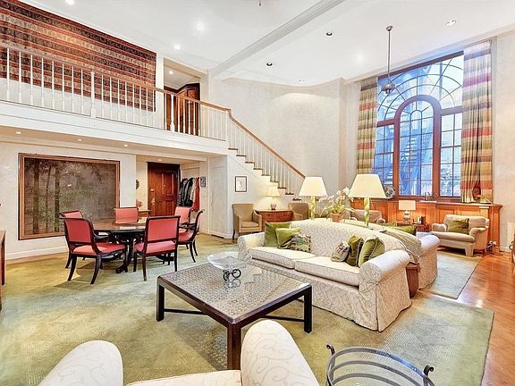 2nd image of 15 W 67th St #2ME