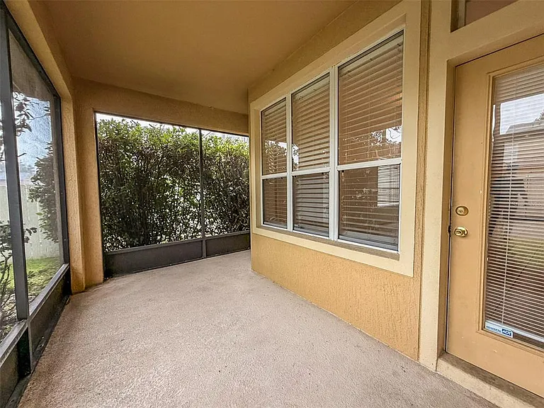 12947 Runswick Ave — Photo 33