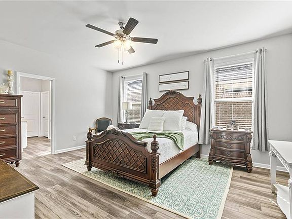 4th image of 865 Pelican Bay Dr