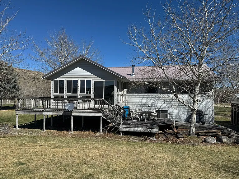 82 Stillwater Dr — Photo 14