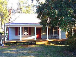 406 Walnut St, Washington, NC 27889