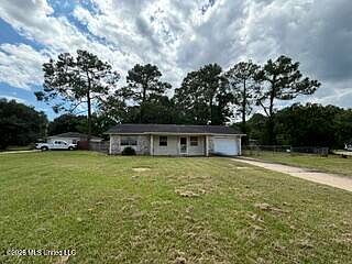 2nd image of 2601 Lawn Cir