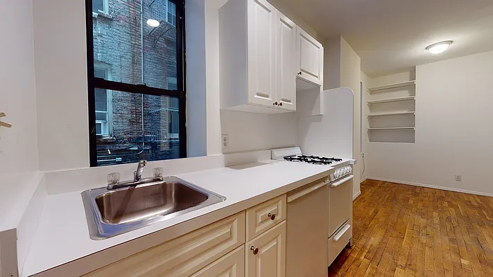 Rented by Bond New York | media 10