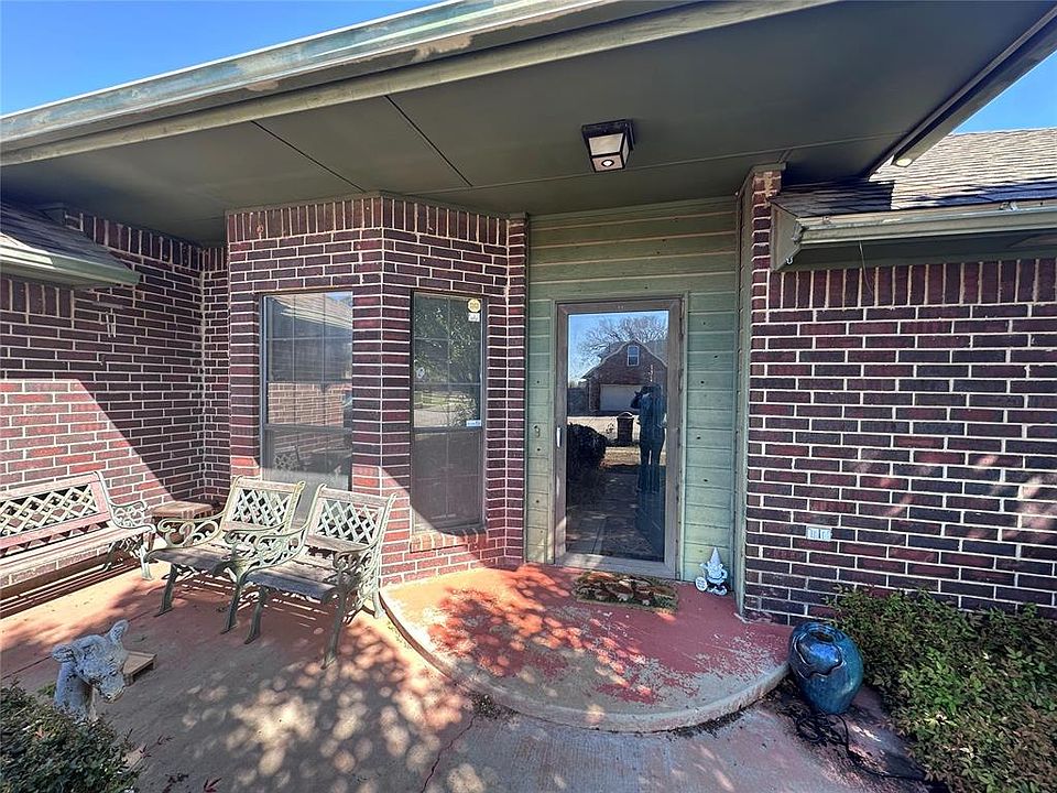 2nd image of 1501 SW 131st Ter