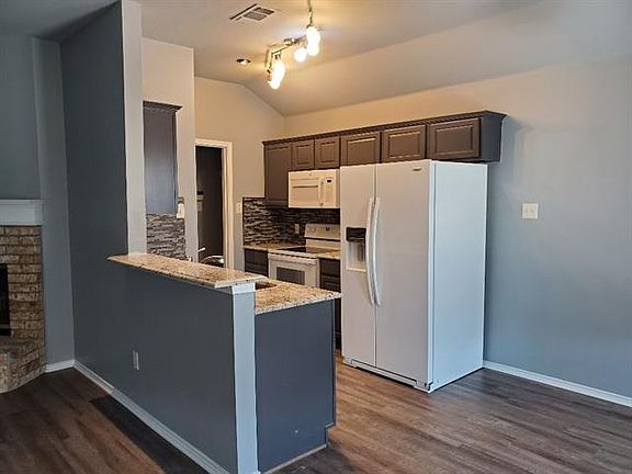 3rd image of 10505 Fossil Hill Dr