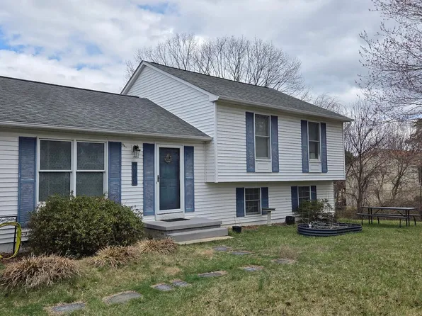 610 W Duck St, Front Royal, VA 22630