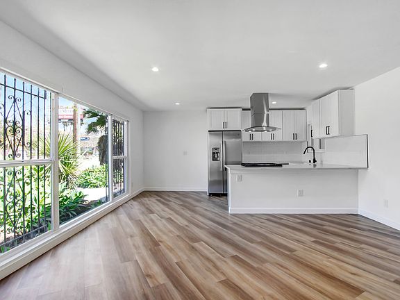 2nd image of 950 Venice Blvd APT J