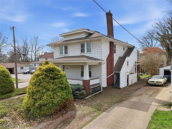 2nd image of 2860 Hudson Dr