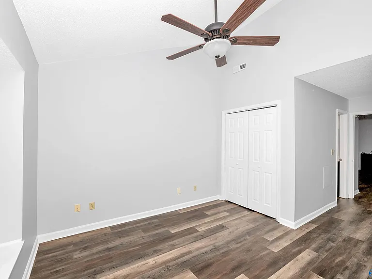 109 Briargate Ln — Photo 14