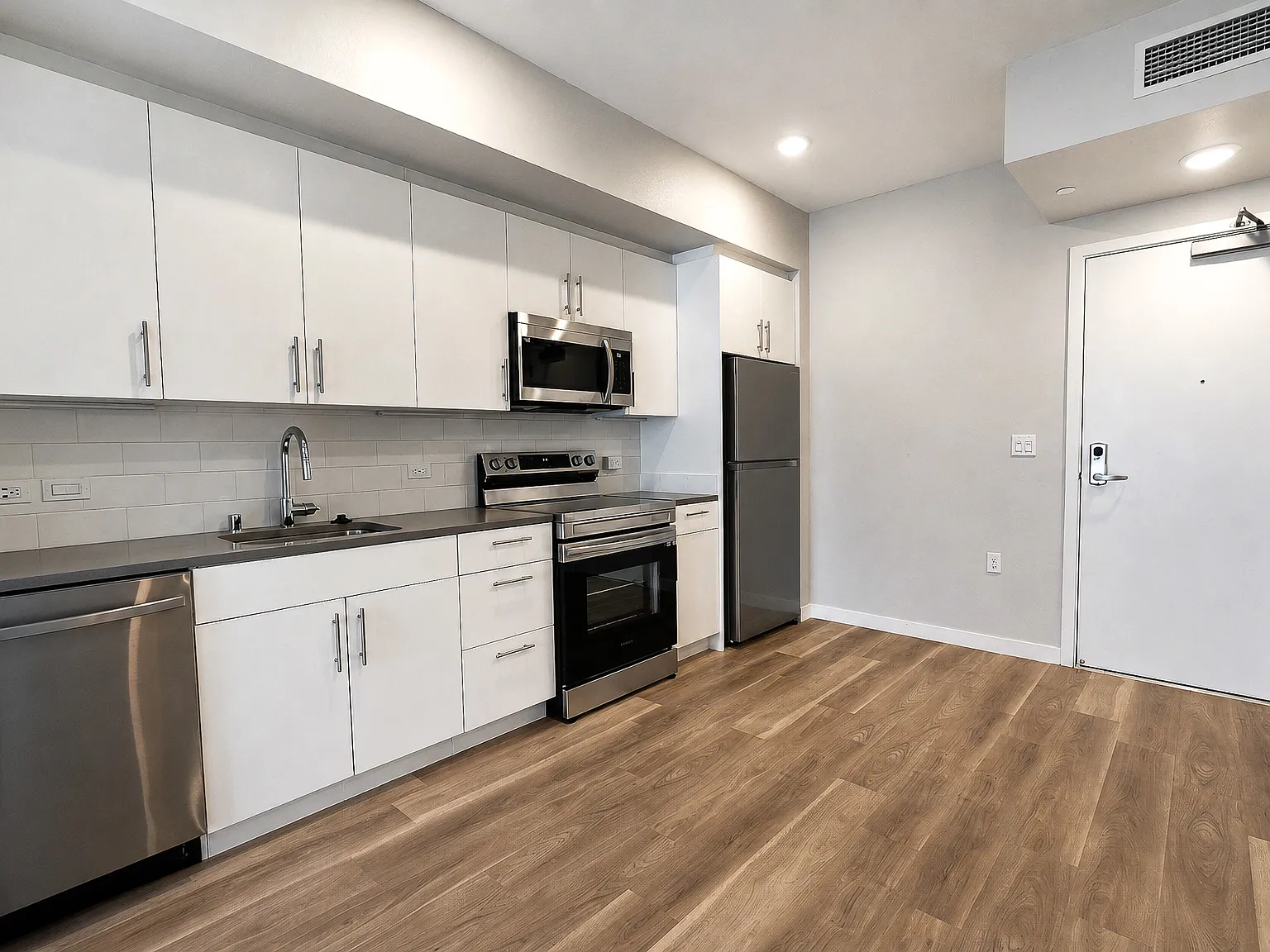 260 Brooklyn Basin Way - 424 — Photo 2
