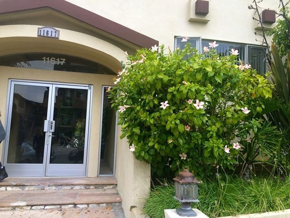1st image of 11617 Gorham Ave APT 19