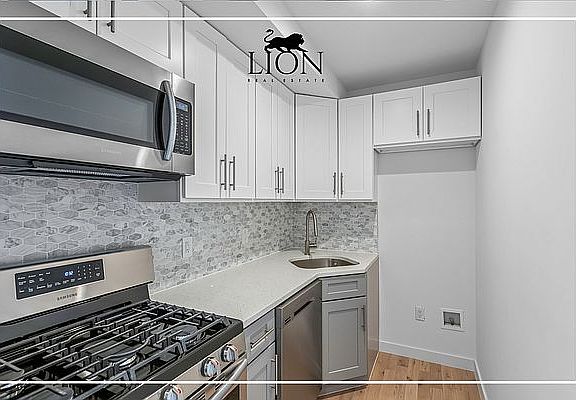 5th image of 2481 Ocean Ave #5C