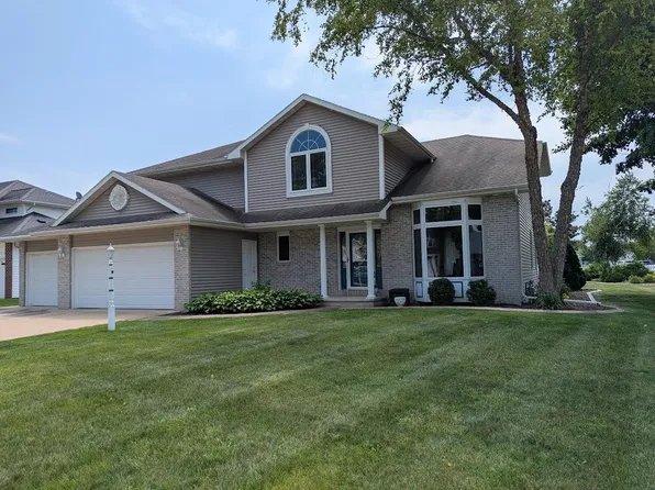 2575 Gaslight Ct, Oshkosh, WI 54904