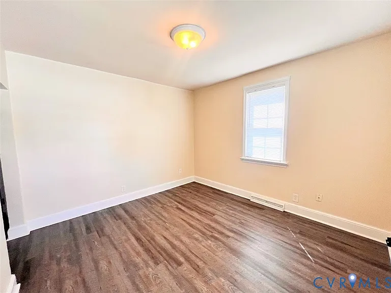 237 S 12th Ave — Photo 2