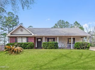 117 Oak Lake Ln, Lucedale, MS 39452