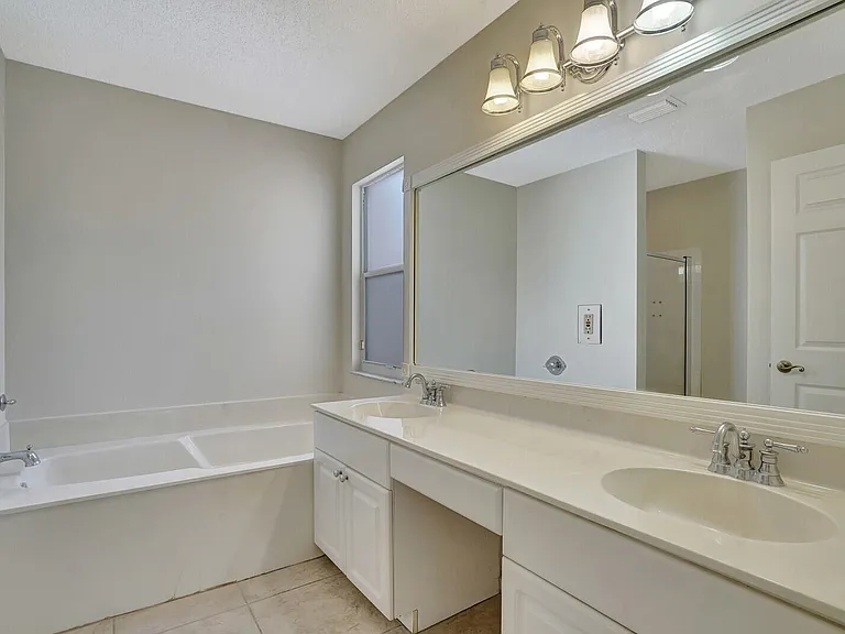 1022 Island Manor Dr — Photo 16