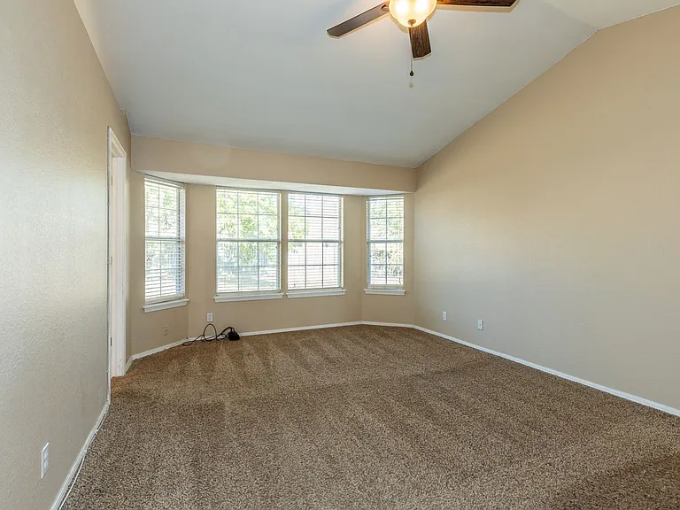 2412 W Natchez St — Photo 21