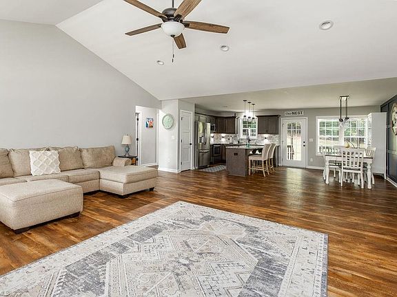 4th image of 6584 Black Oak Ct