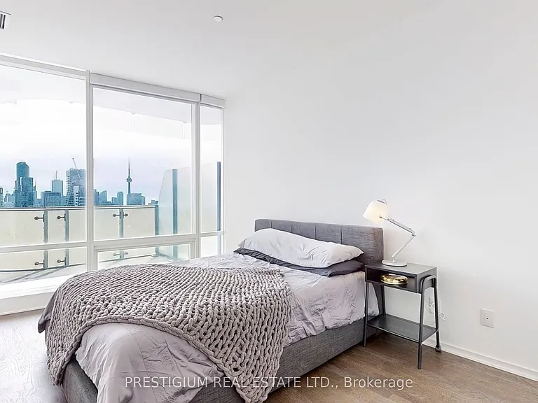 1 Bloor St E #4204 — Photo 14