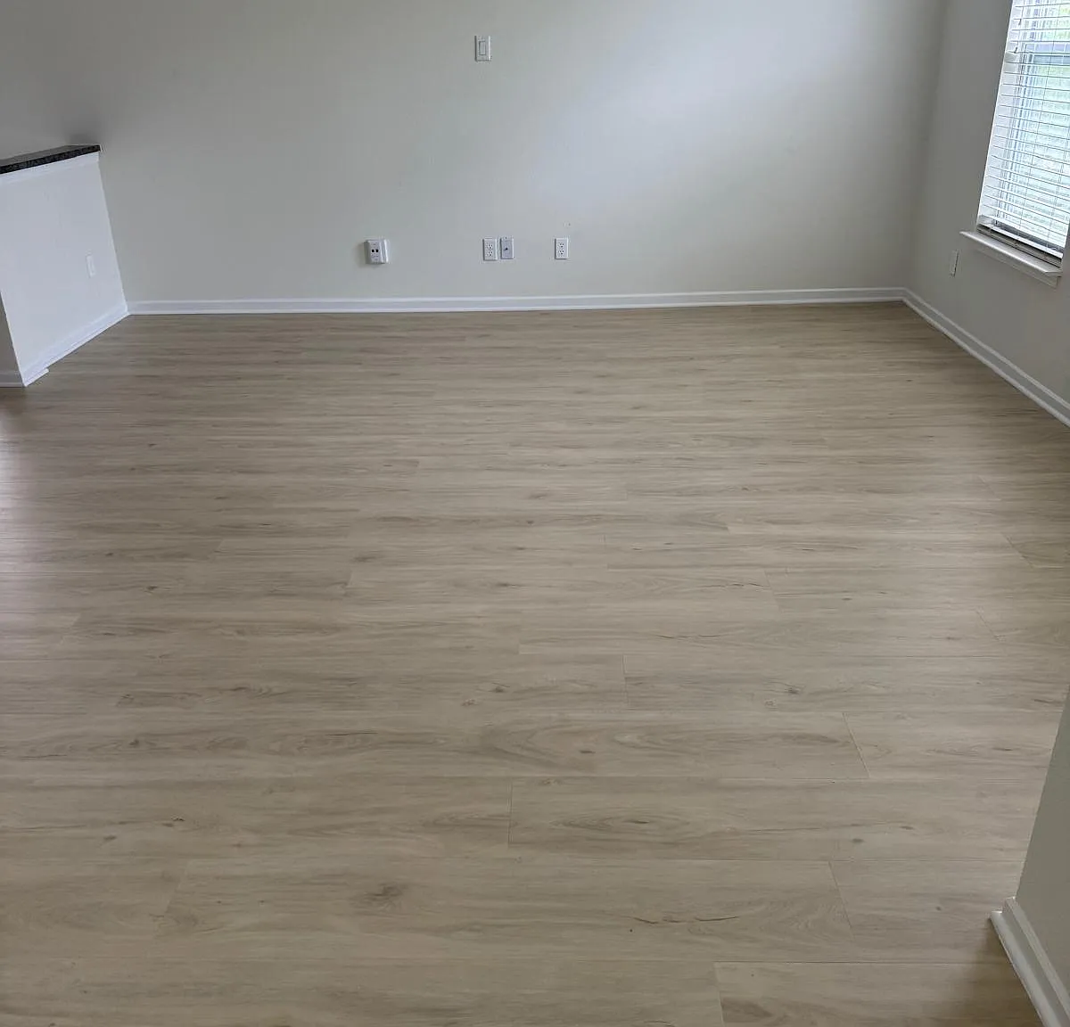 3 bed, 2.5 bath, 1804 sqft, $2,100 — Photo 3
