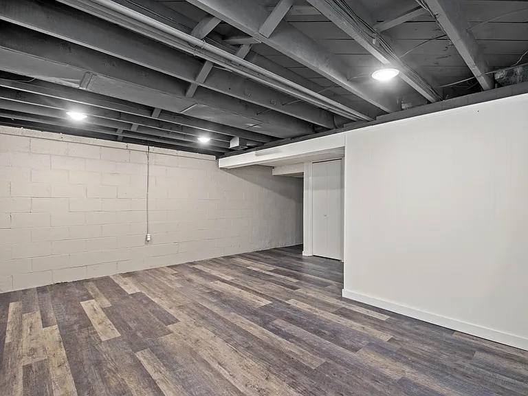 217 Saylong Dr — Photo 22