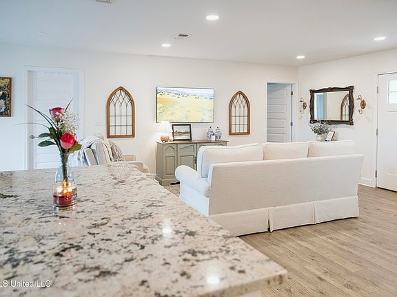 3rd image of 1290 Rocky Creek Rd