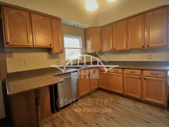 1514 S 87th St, West Allis, WI 53214