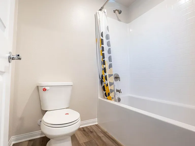 401 Verna St — Photo 11