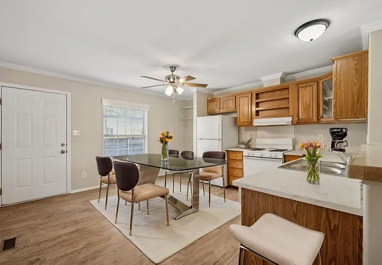2449 E Monument St #A — Photo 6