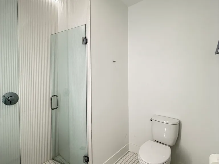 1856 W Chicago Ave #4F — Photo 2
