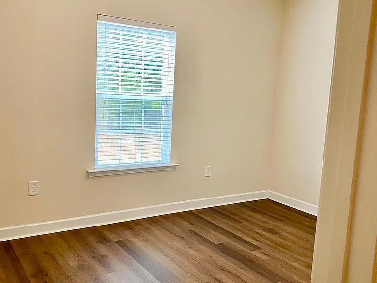 1213 Silverstone Ct — Photo 12