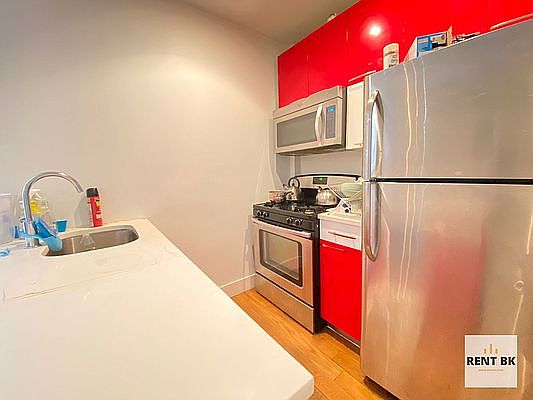 3rd image of 275 Halsey St #1F