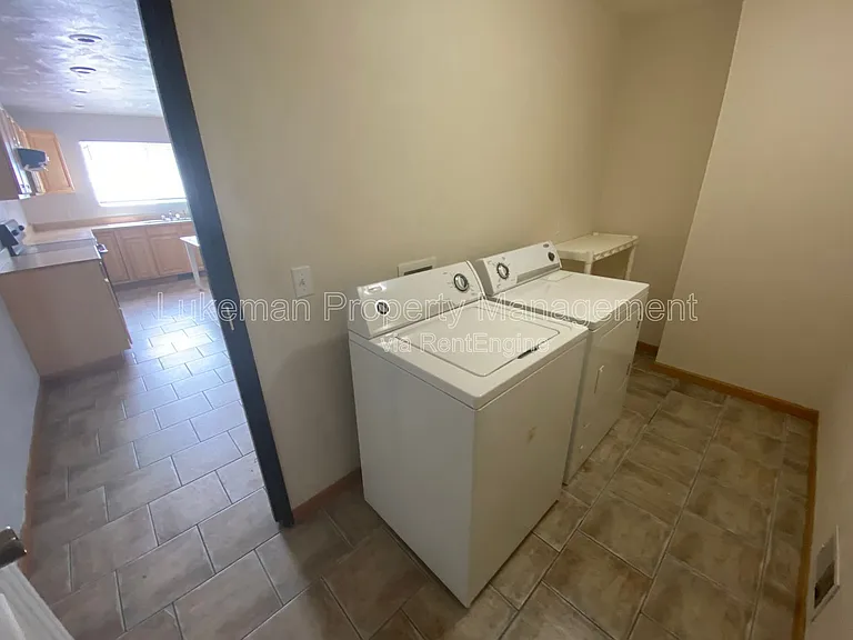 1324-1326 Knollwood Ave — Photo 15