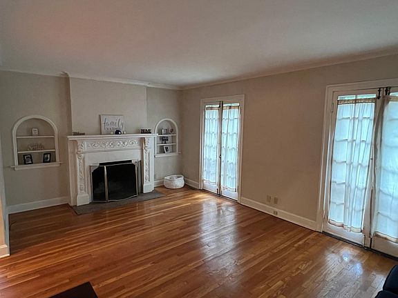 3rd image of 7355 Pershing Ave #1