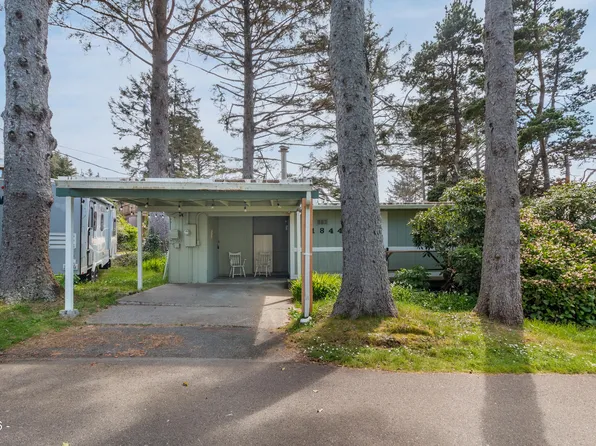 1844 NW 33rd St, Lincoln City, OR 97367