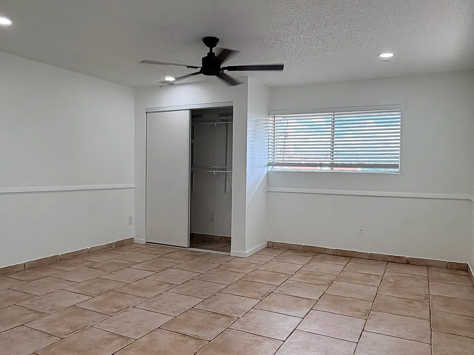 1644 E Willetta St #3