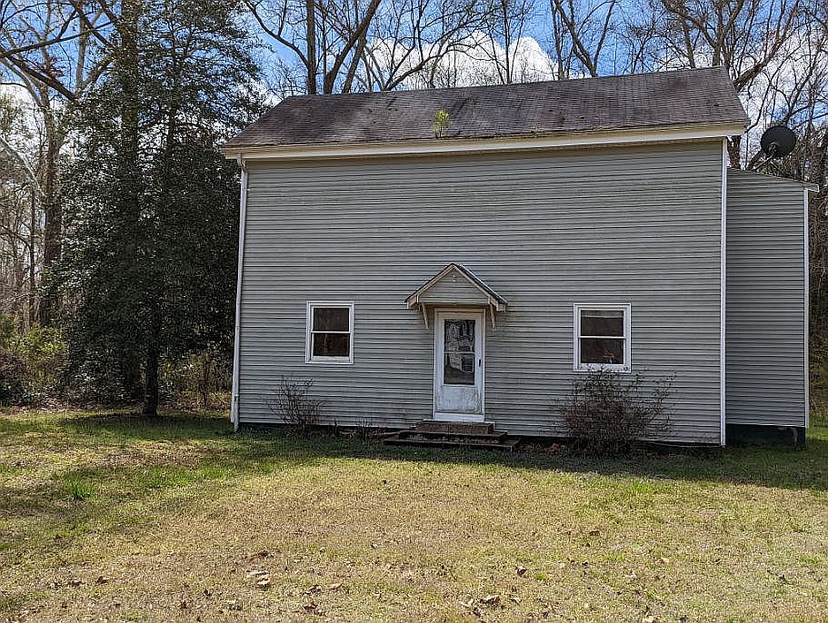 1st image of 18305 James River Dr