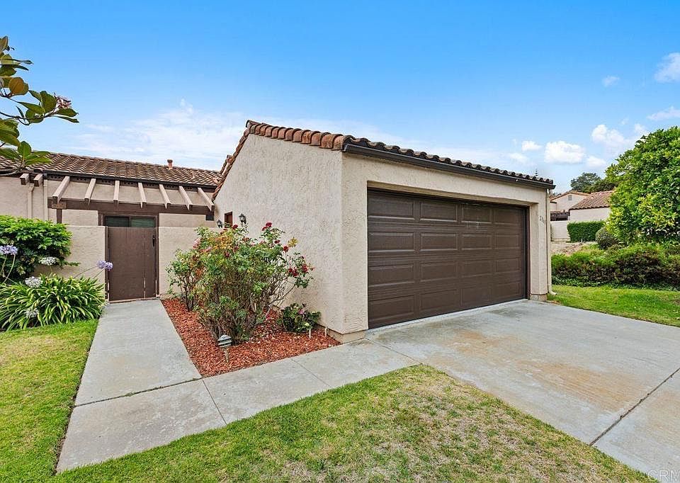 1st image of 2068 Golden Circle Dr