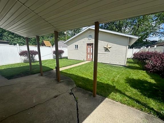 2nd image of 2813 Westmoor St