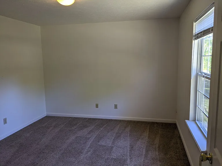 73 Virgil Dr — Photo 10