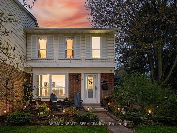2nd image of 2218 Upper Middle Rd #1