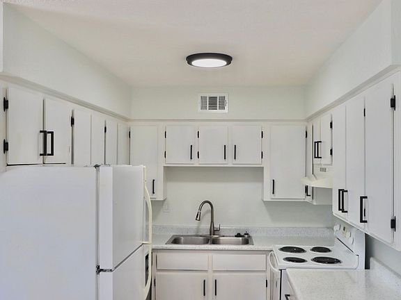 3rd image of 2026 S Hammond Dr #122-208