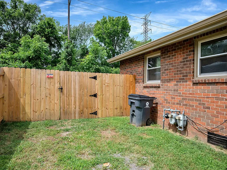 7439 George Gaines Rd — Photo 28