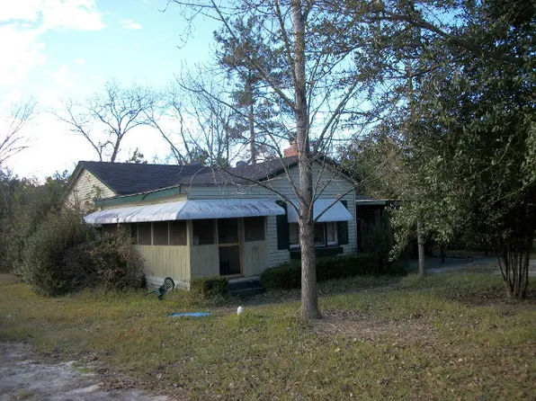 443 Stewart St, Pelham, GA 31779