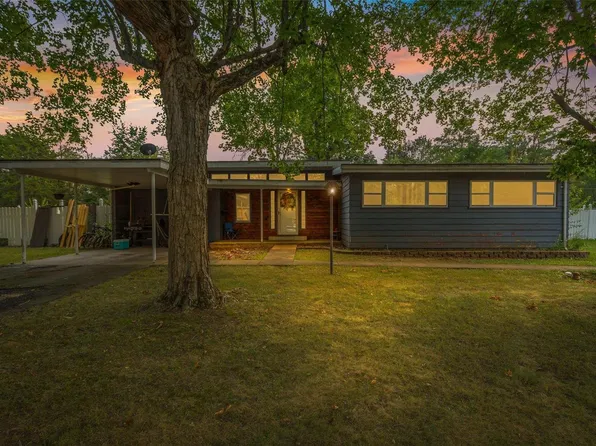 334 Aldergate St, Farmington, MO 63640