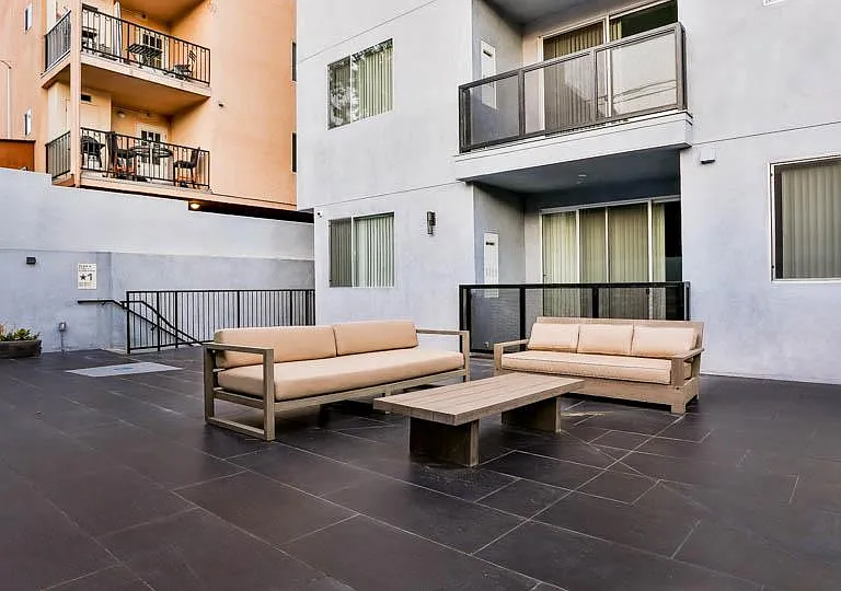 727 Wilcox Ave #305 — Photo 45