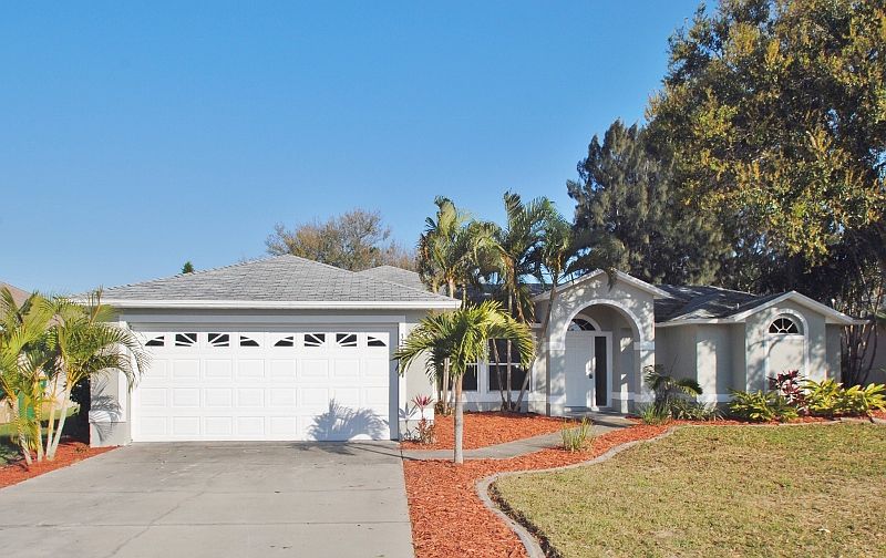 1st image of 330 Island Oaks Pl